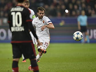Miralem Pjanic sends Ireland a...